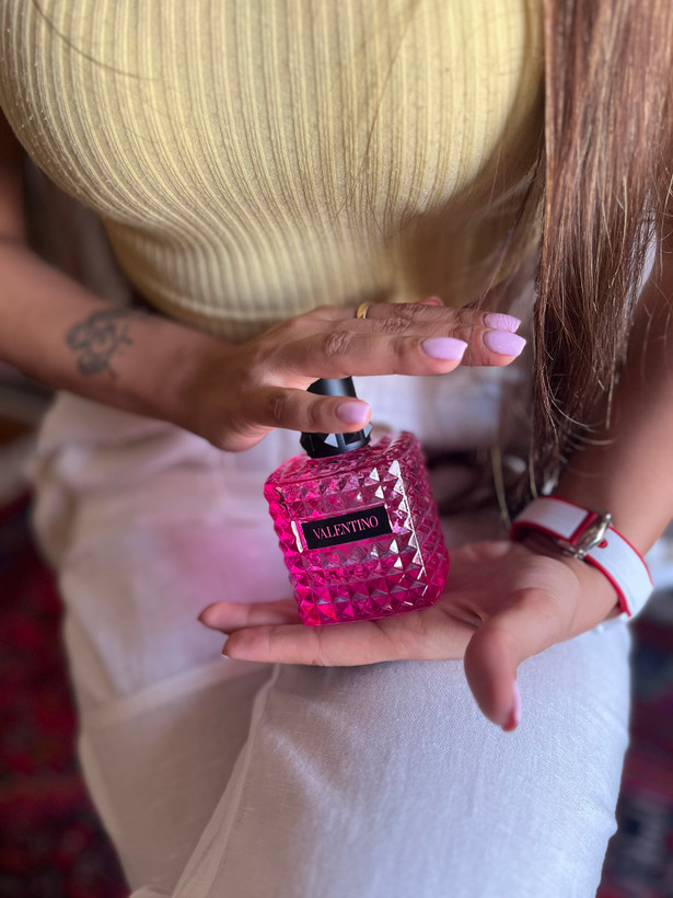 عطر والنتینو (بورن این روما اکسترا رز دونا)